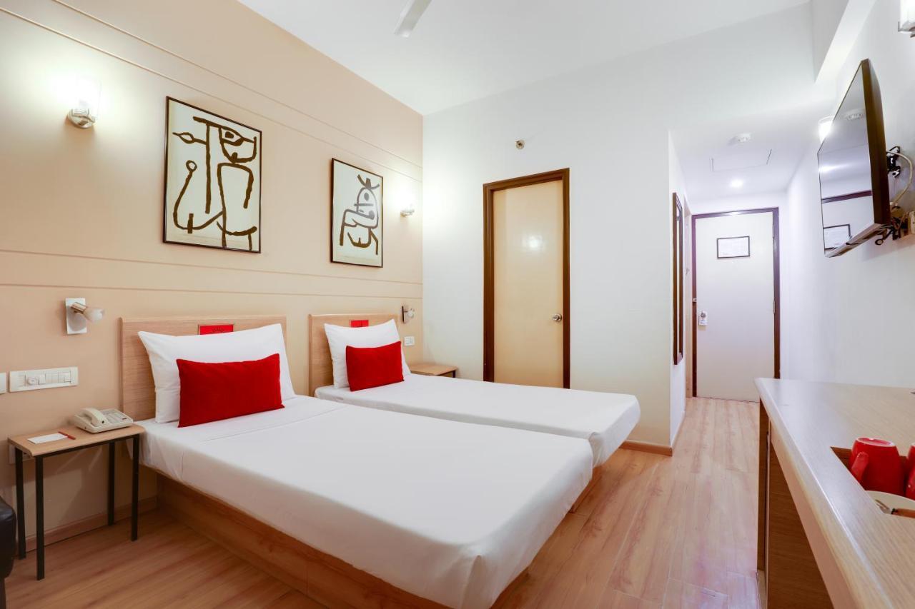 Red Fox By Lemon Tree Hotels, East Delhi Bagian luar foto