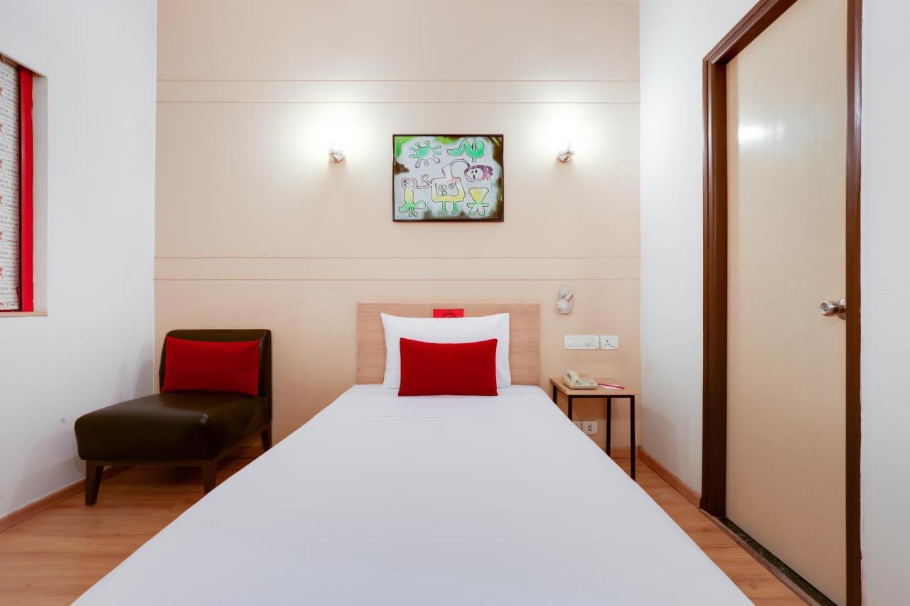 Red Fox By Lemon Tree Hotels, East Delhi Bagian luar foto
