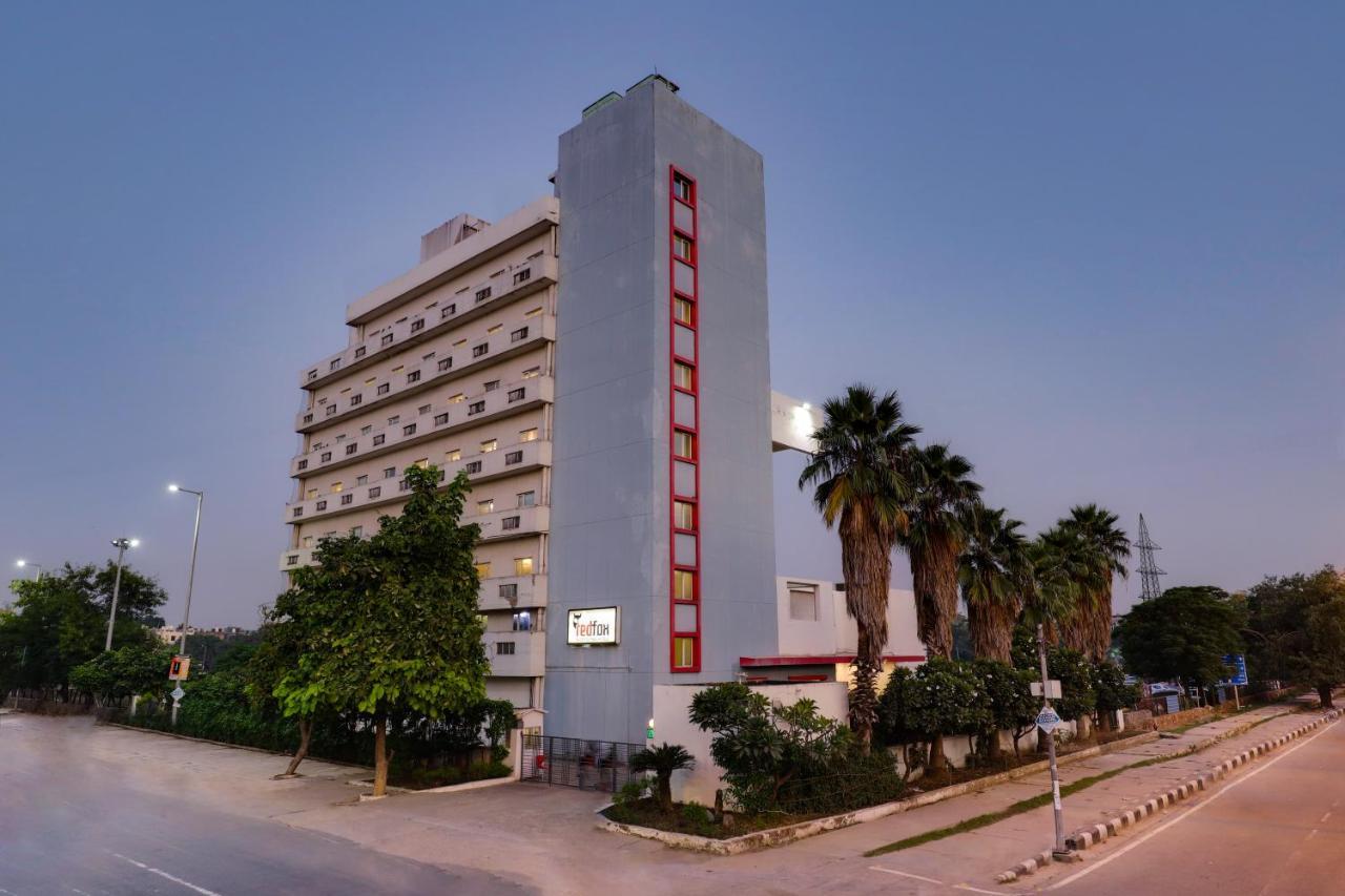 Red Fox By Lemon Tree Hotels, East Delhi Bagian luar foto