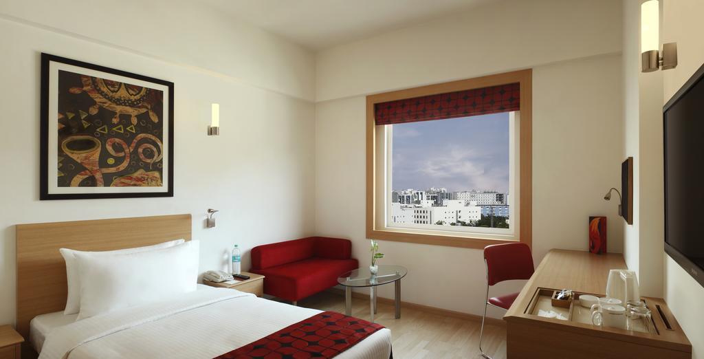 Red Fox By Lemon Tree Hotels, East Delhi Bagian luar foto